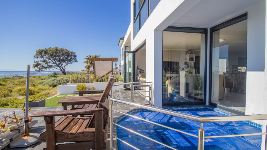 5 Bedroom Property for Sale in Sandy Point Beach Estate Western Cape